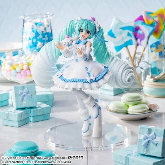 Figurine Hatsune Miku x Cinnamoroll Ver. Luminasta 19 cm de chez Sega, alliant la magie de la Vocaloid et le charme de Cinnamoroll dans un design lumineux