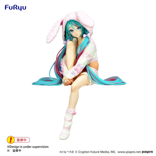 Figurine Hatsune Miku Noodle Stopper Rabbit Ear Hood Pajama 14 cm, version adorable en pyjama à oreilles de lapin, par FuRyu