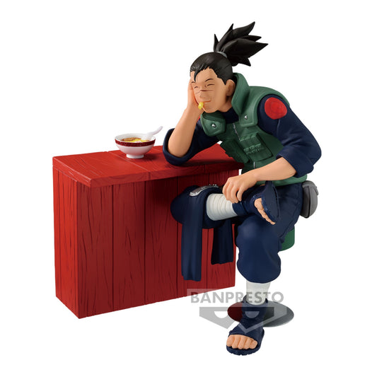 Figurine de Iruka Umino, 12 cm, en train de manger des ramen chez Ichiraku, issue de Banpresto, capturant un moment emblématique de Naruto