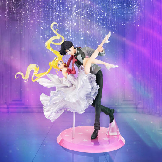 Figurine collector de Sailor Moon et Tuxedo Mask – édition Moonlight Glow – 24 cm