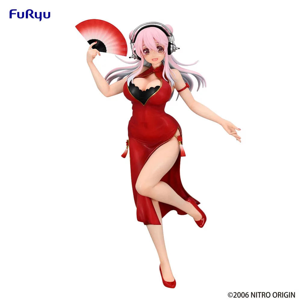 Figurine Super China Dress Sonico Trio-Try-iT 21 cm, représentant l’adorable Sonico dans une tenue chinoise traditionnelle, de la série Super Sonico