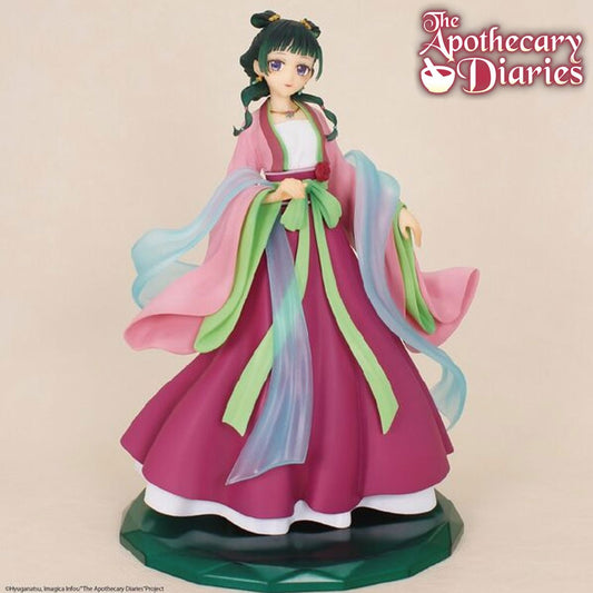 Figurine de Mao Mao, Les Carnets de l’Apothicaire, gamme System Service, 20 cm. Elle porte une robe traditionnelle rose et verte, capturant toute l’élégance et le raffinement des cérémonies impériales.