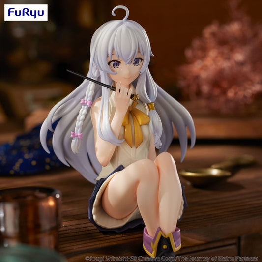 Figurine d'Elaina de Wandering Witch: The Journey of Elaina, version Noodle Stopper, 13 cm, par FuRyu. Une posture gracieuse et un design soigné qui capturent l'essence de la sorcière vagabonde.