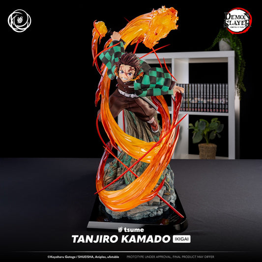 Statue résine Tanjiro Kamado – Ikigai – 1/6 – Tsume, représentant Tanjiro en pleine attaque Hinokami Kagura, avec un dragon de feu enroulé autour de lui. Édition limitée, peinture détaillée et pose dynamique.
