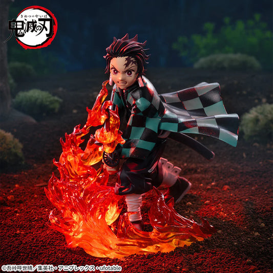 Figurine Tanjiro Kamado Xross Link SEGA 15 cm de Demon Slayer: Kimetsu no Yaiba, représentation détaillée du héros de la série.