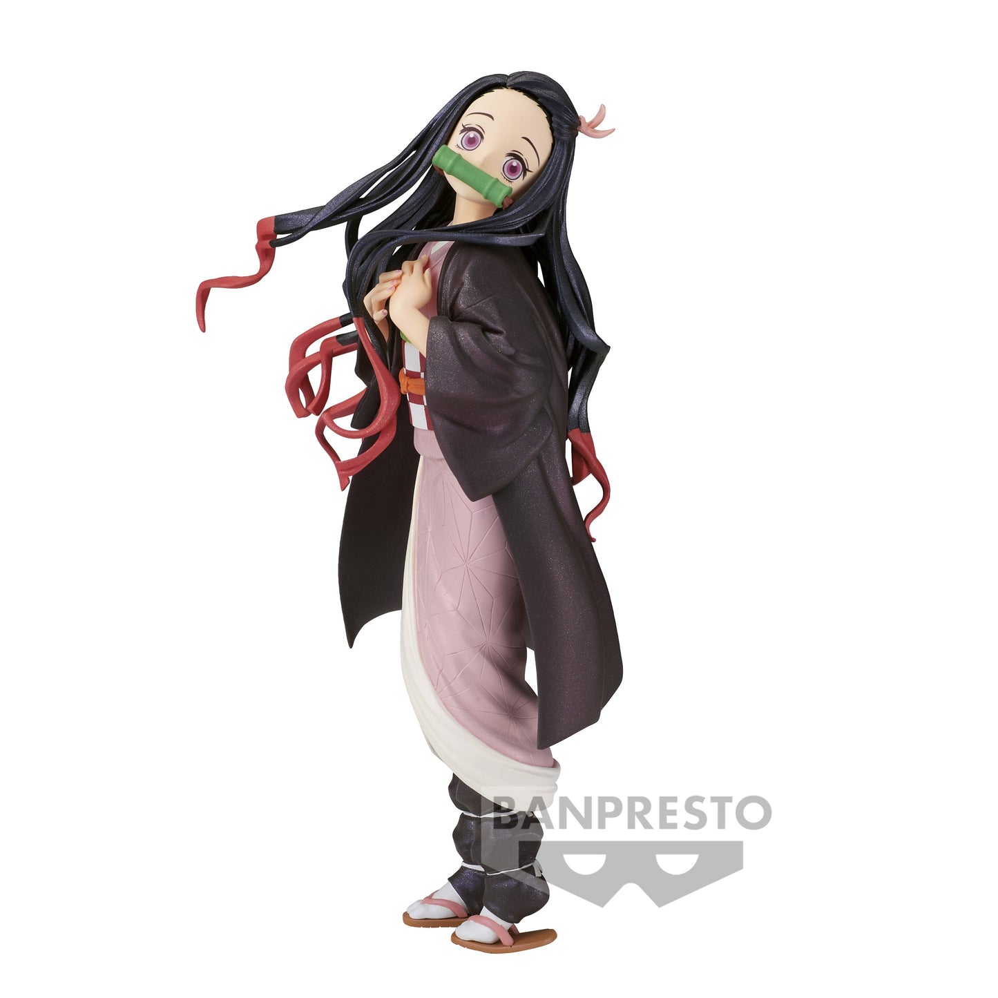 Découvrez la magnifique figurine de Nezuko Kamado en édition spéciale colorée de la gamme Glitter and Glamours de Banpresto ! Cette représentation éblouissante de l'héroïne bien-aimée de "Demon Slayer" capte parfaitement son charme et sa grâce. Avec ses couleurs vives et ses détails étincelants, cette figurine de haute qualité est un véritable bijou pour toute collection.