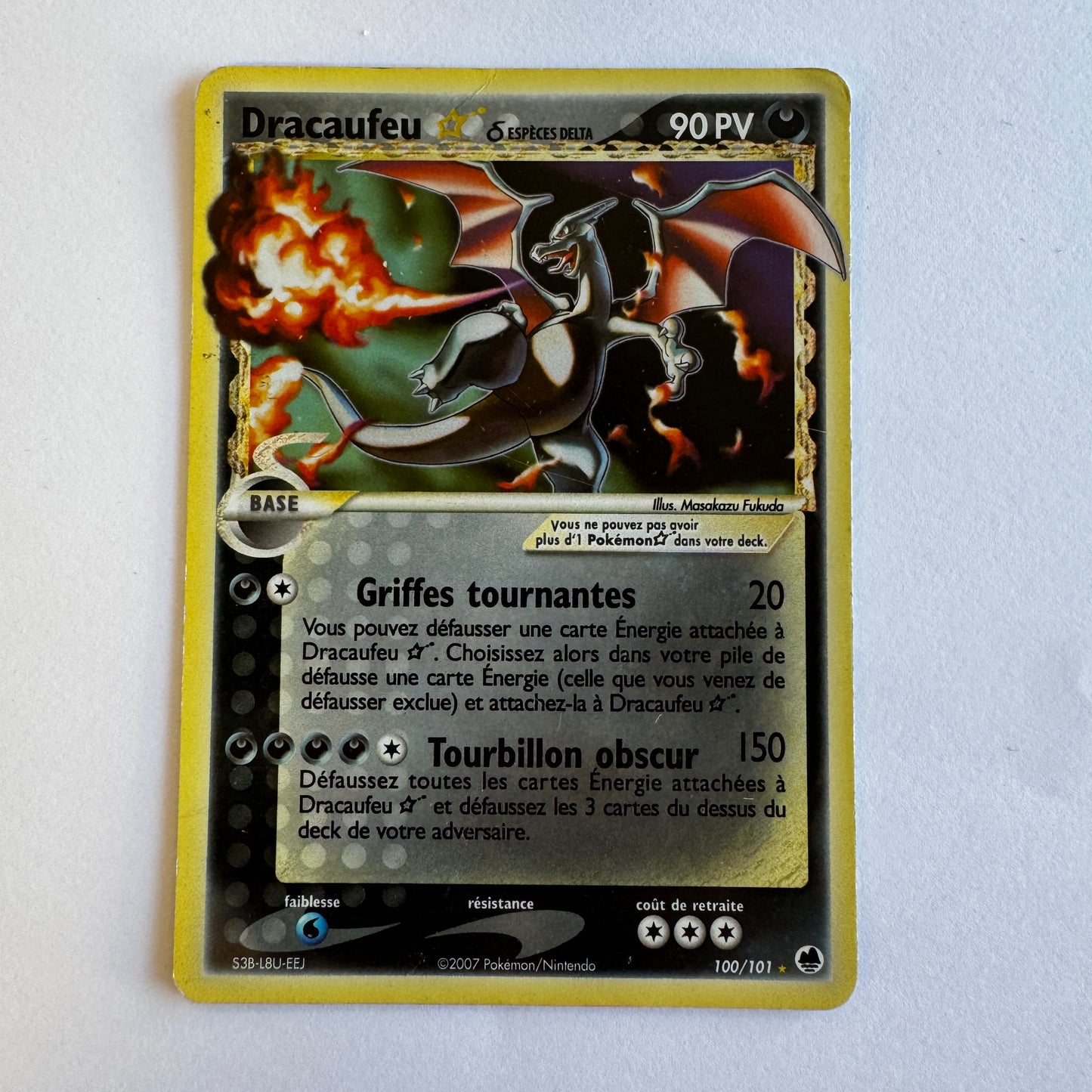 Carte Pokémon Dracaufeu Star Shiny noire série EX Îles des Dragons version française