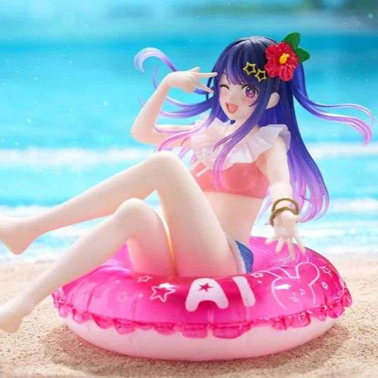 Figurine d’Ai Hoshino de 10 cm, gamme Aqua Floats Girls par Taito. Représentation fidèle de l’idole d’Oshi no Ko, assise dans une bouée et portant un maillot de bain.
