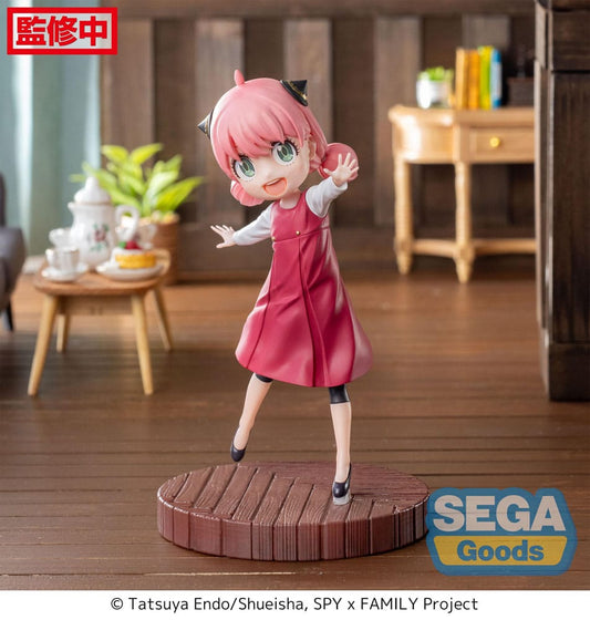 Voici la figurine d'Anya Forger de SPY x FAMILY, réalisée par Sega et mesurant 15 cm. Anya est présentée dans une pose de cours de coordination, illustrant son énergie et son caractère espiègle, parfaite pour les fans de la série.