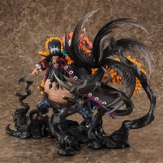 Figurine de Marshall D. Teach (Barbe Noire) de 24 cm, gamme Figuarts Zero par Bandai. Une représentation saisissante du redoutable Yonko de One Piece.