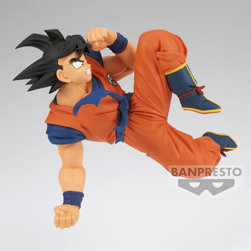 Admirez la figurine Son Goku de la gamme Match Makers par Banpresto ! Mesurant 11 cm, cette figurine montre Goku en pleine action, prêt à asséner un coup de pied acrobatique. Une pièce incontournable pour les fans de Dragon Ball Z.