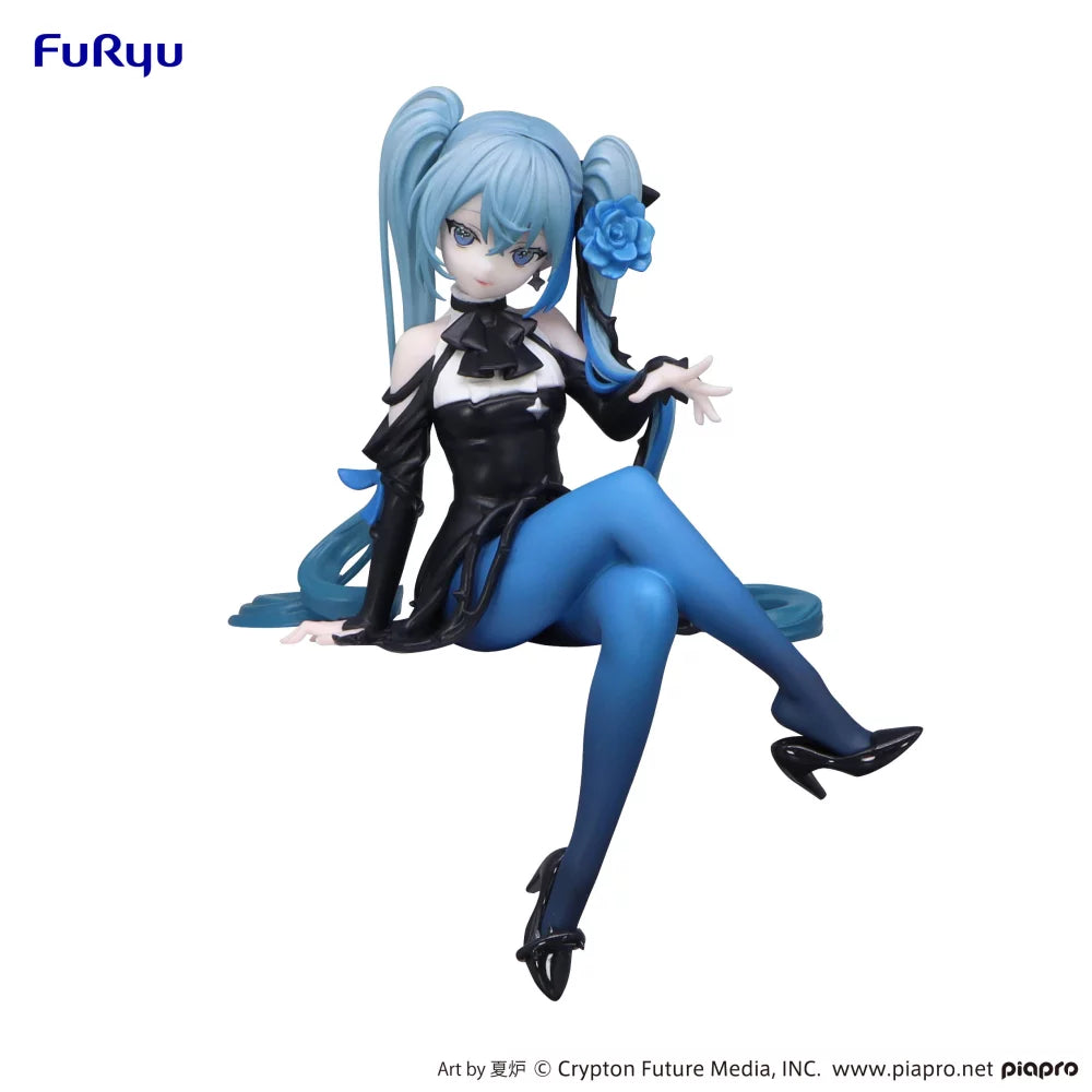 Figurine Hatsune Miku Blue Rose de 14 cm en version Noodle Stopper. Hatsune Miku est représentée dans une posture élégante, avec des détails précis et un design inspiré par une rose bleue. Une pièce qui allie charme et sophistication, parfaite pour enrichir toute collection.