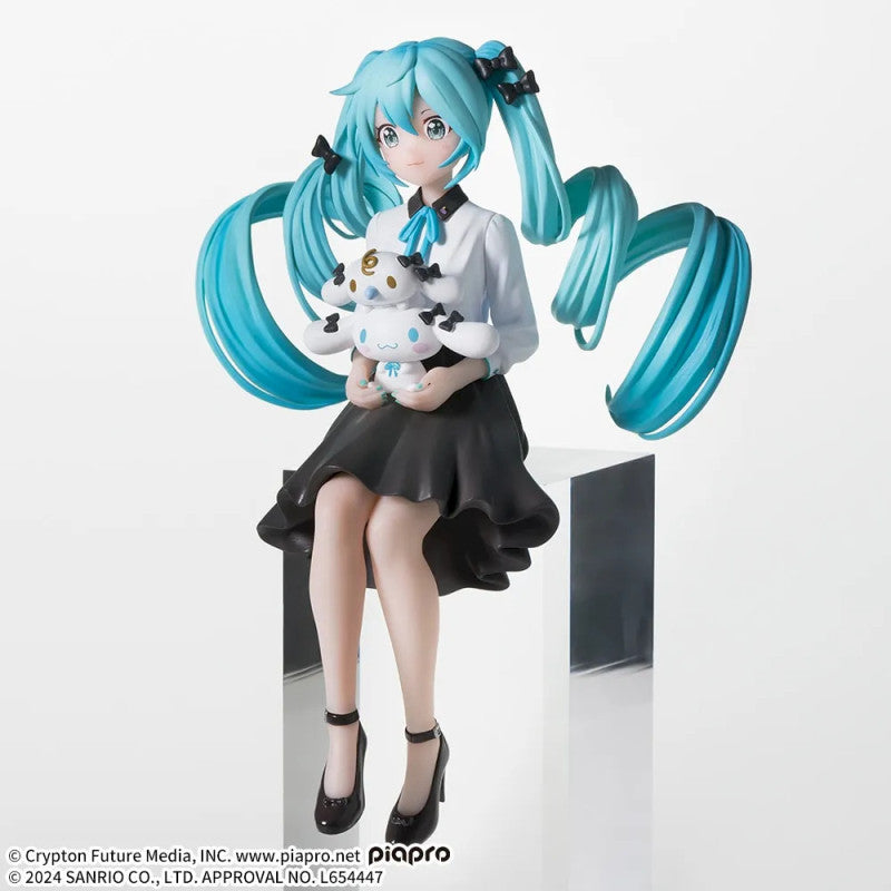 Figurine Hatsune Miku avec Cinnamoroll et Milk Premium Chokonose Figure 14 cm de chez Sega, mettant en scène une scène adorable et colorée