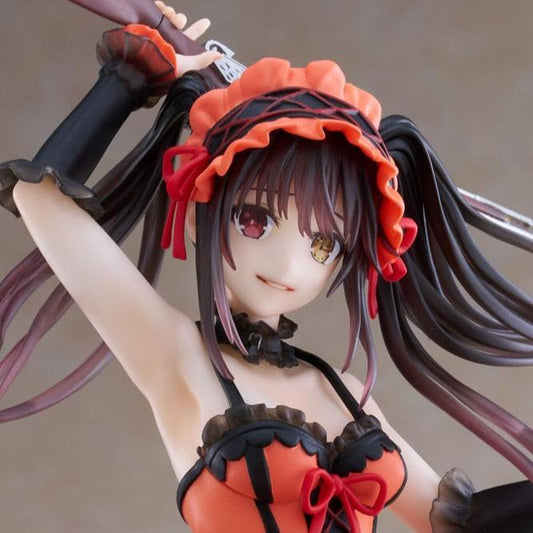 Figurine de Tokisaki Kurumi de 20 cm en tenue rouge gothique avec un fusil, issue de Date A Live. Créée par Taito, cette pièce de la gamme Amp+ incarne la puissance et le charme énigmatique de Kurumi, parfaite pour les collectionneurs de l'univers Date A Live.