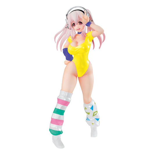 Revivez les années 80 avec cette figurine de Super Sonico Concept Figure 80's Yellow ! Avec ses 18 cm, cette pièce signée Furyu dégage une ambiance rétro éclatante qui saura ravir tous les fans de Sonico et de ses looks colorés.