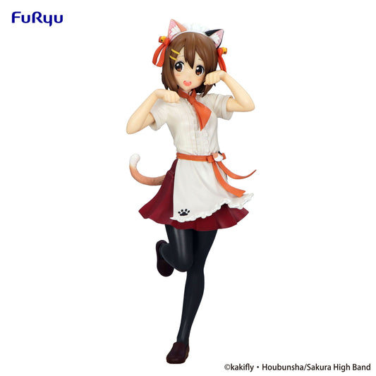 Figurine de Yui Hirasawa de K-ON! par FuRyu, mesurant 22 cm. Une représentation dynamique et détaillée de la guitariste joyeuse et énergique du Ho-kago Tea Time.