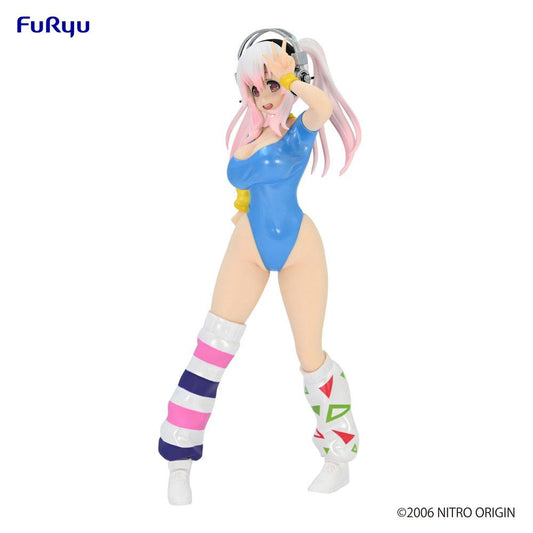 Plongez dans les années 80 avec cette figurine Super Sonico Concept Figure 80's Blue. En 18 cm, cette version Furyu présente Sonico dans un look rétro bleu captivant, parfait pour agrémenter votre collection.