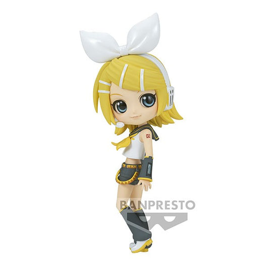 Figurine Q Posket de 14 cm de Kagamine Rin, la célèbre Vocaloid aux cheveux dorés. Cette figurine captivante capture parfaitement le charme et l'énergie de Rin avec ses détails soignés et son expression joyeuse. Parfaite pour les fans de Vocaloid et les collectionneurs de figurines, cette pièce ajoute une touche de musique et de kawaii à toute collection.