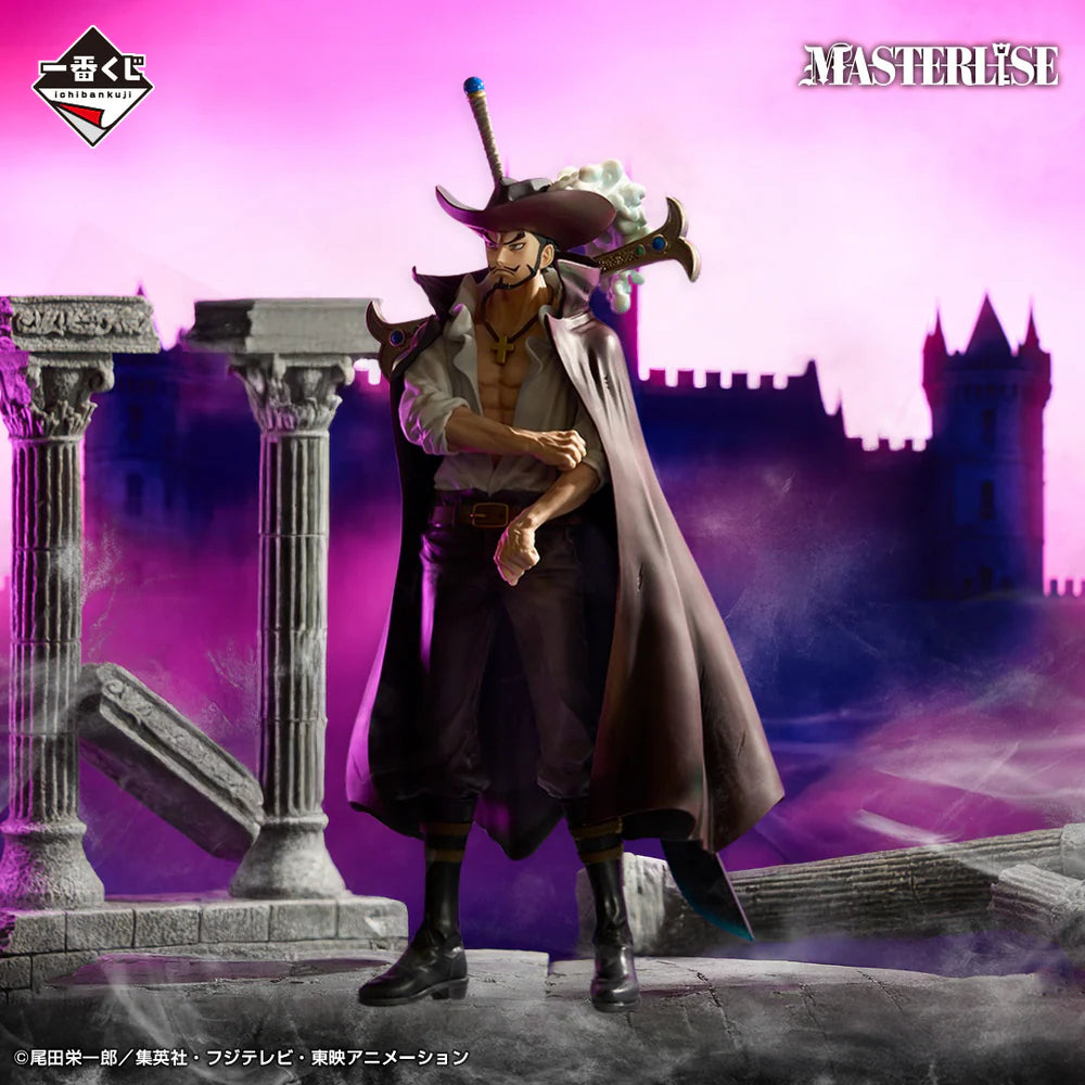 Figurine Dracule Mihawk Beyond the Trials Ichibansho 25 cm de Bandai, inspirée de One Piece, avec pose menaçante et détails précis de son sabre
