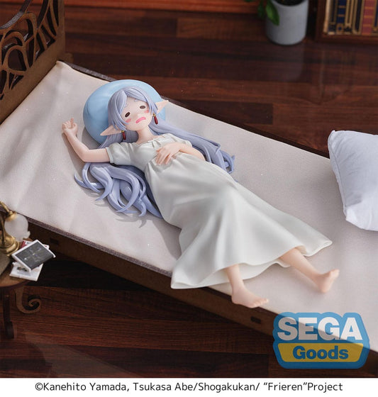 Figurine Frieren Nap Yumemirize 21 cm en PVC, représentant Frieren endormie dans une pose paisible issue de l’anime Frieren Beyond Journey’s End.