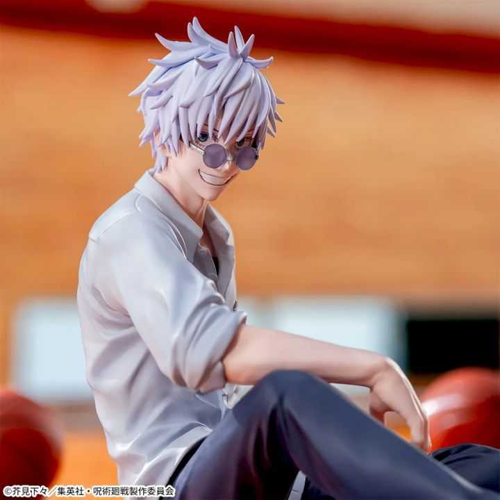Figurine Satoru Gojo Yumemirize Hidden Inventory Premature Death, issue de Jujutsu Kaisen, représentant Gojo dans sa version jeune et détendue.