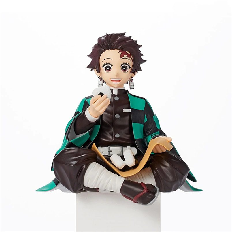 Figurine SEGA Onigiri de Tanjiro Kamado assise – Demon Slayer, version adorable du pourfendeur dégustant un onigiri.