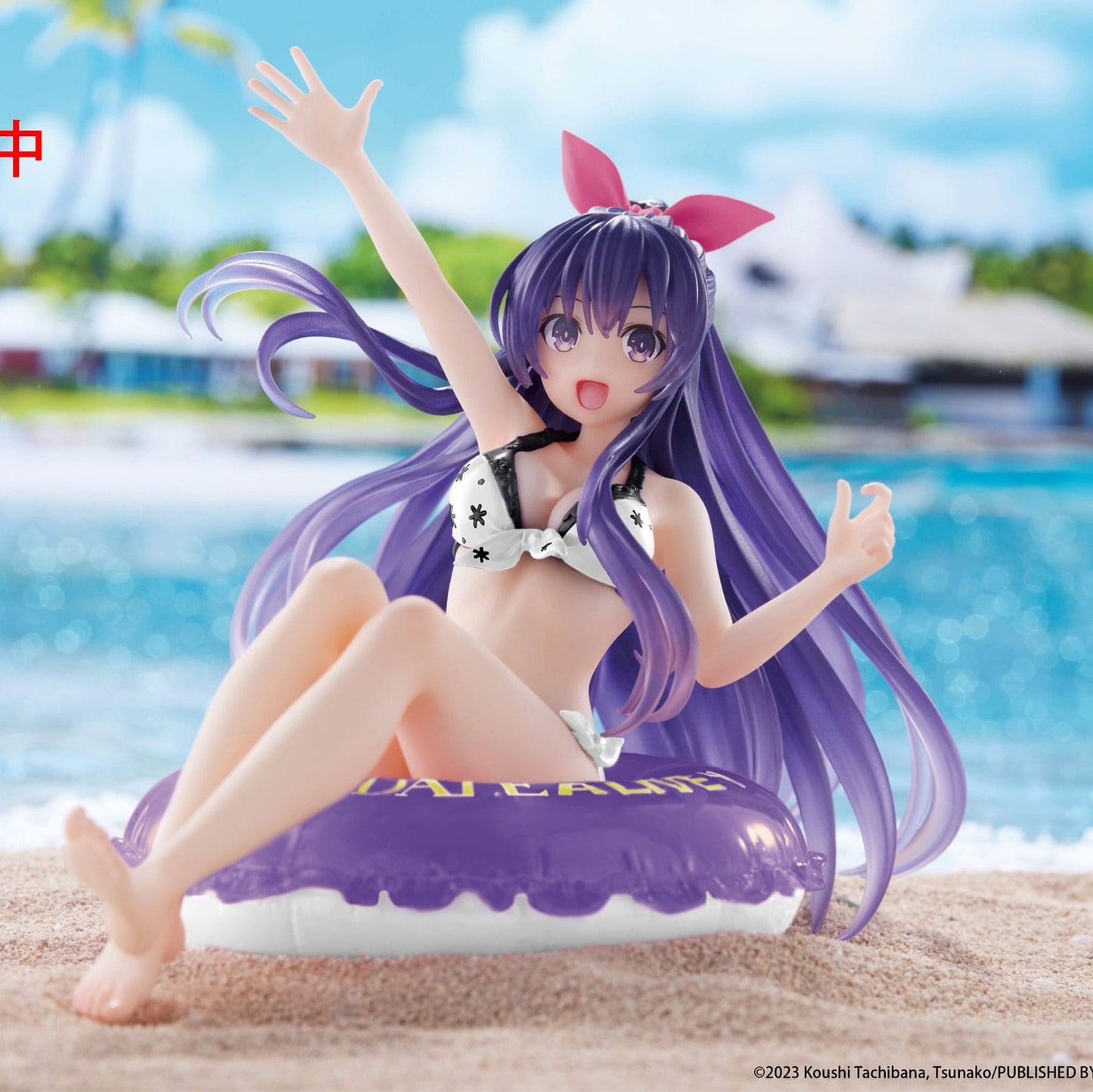 Figurine Tohka Yatogami – Aqua Float Girls – Date A Live V, Tohka assise dans une bouée souriante, version estivale détaillée et colorée.