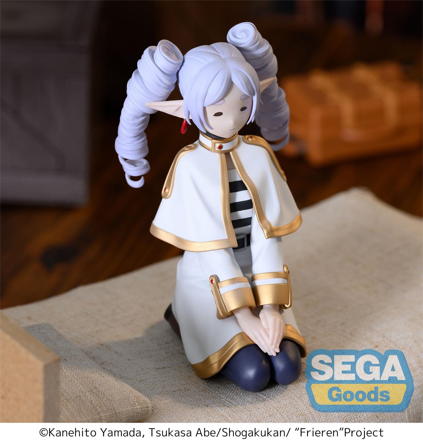 FRIEREN : BEYOND JOURNEY’S END FRIEREN PERCHING I HAVE RINGLETS NOW