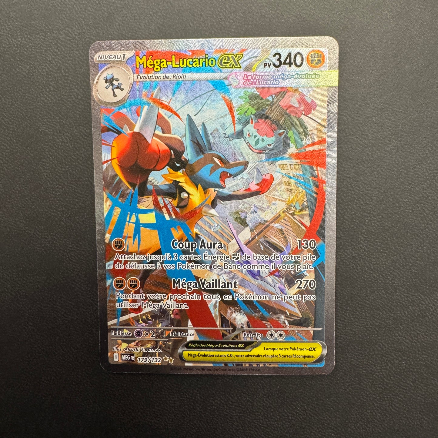 Carte Pokémon Méga Lucario EX Alternative 179/132 de la série Mega Evolution, carte ultra rare.