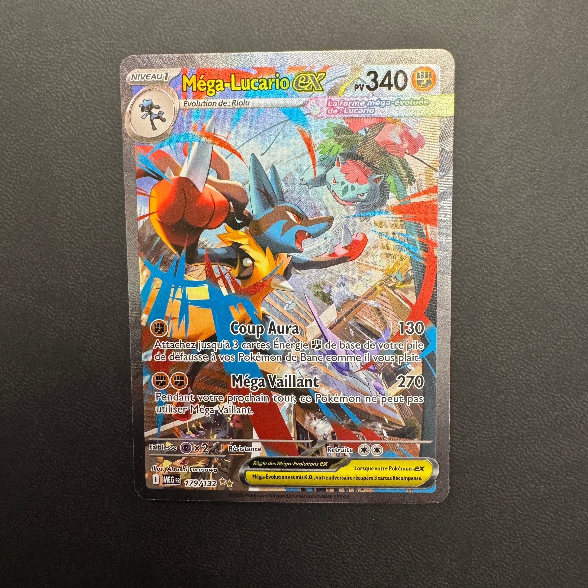 Carte Pokémon Méga Lucario EX Alternative 179/132 de la série Mega Evolution, carte ultra rare.