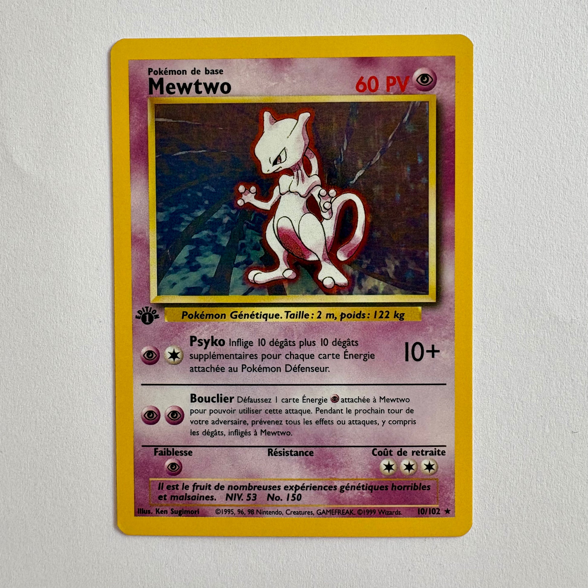 Carte Pokémon Mewtwo 10/102 du Set de Base Édition 1 Wizards, carte vintage en très bon état.