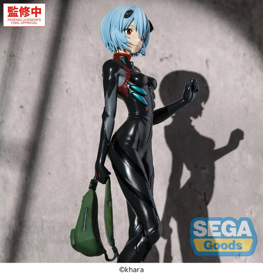 Rei Ayanami portant sa combinaison de pilotage Evangelion