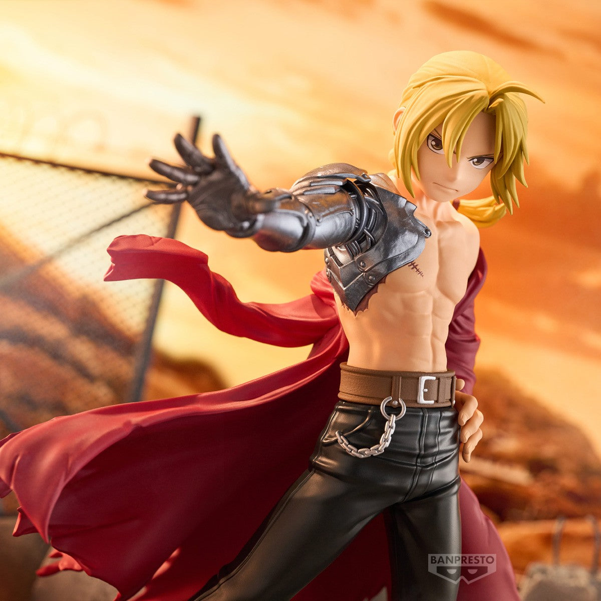 Statuette PVC d’Edward Elric inspirée du manga Fullmetal Alchemist