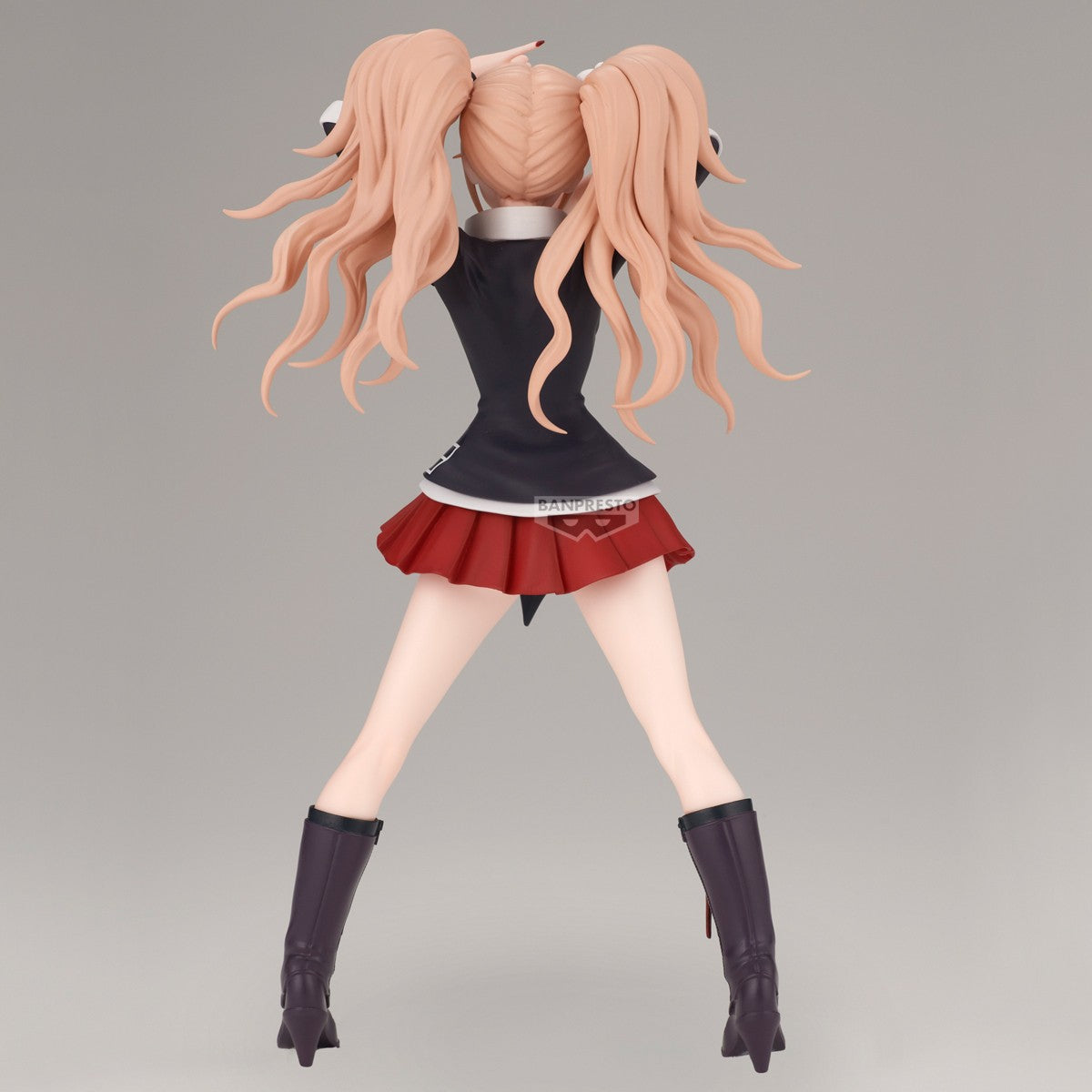 Statuette de Junko Enoshima inspirée du jeu Danganronpa
